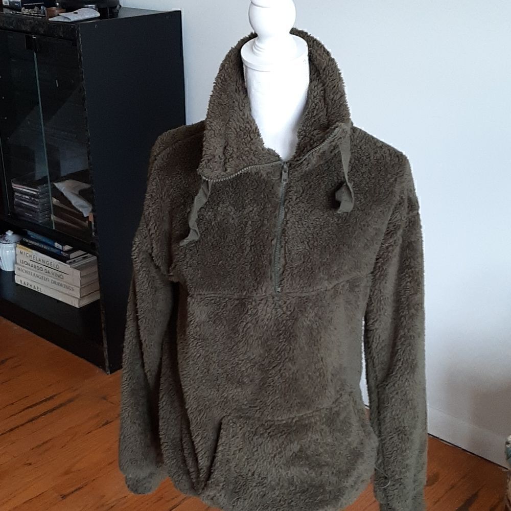 So brown furry top